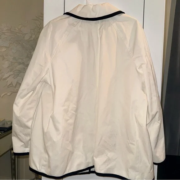Lauren Ralph Lauren White Professional Jacket with Black Trim - Picture 2 of 8